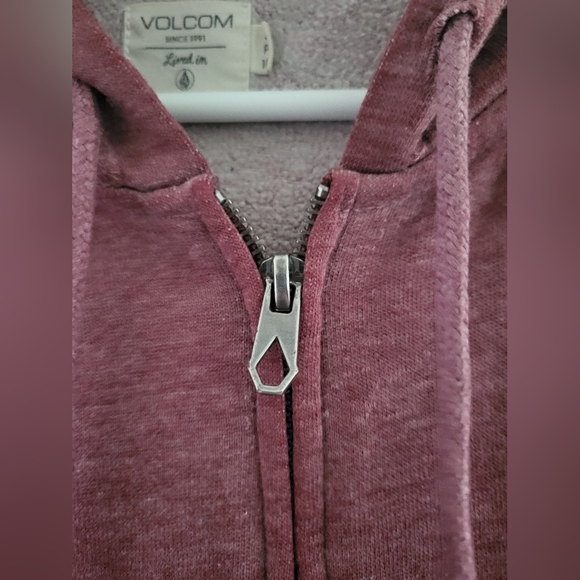 4/$20 Volcom size small sweater. Red burgundy color unisex - Picture 3 of 6